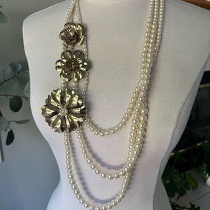 Vintage Pearl and Gold Floral Necklace